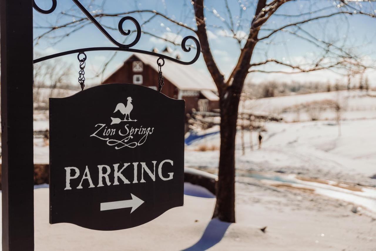 Zion Springs Bed and Breakfast Hamilton Buitenkant foto